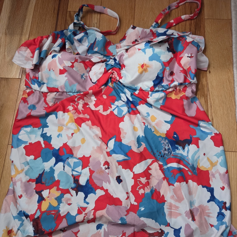 Red Floral Ruched Women's Bikini Top